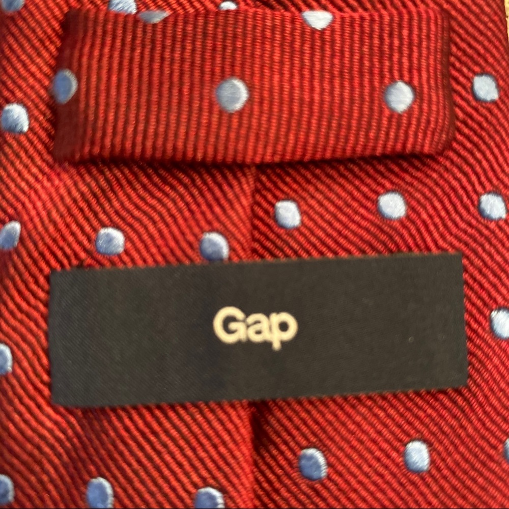 Gap Tie - Picture 3 of 3